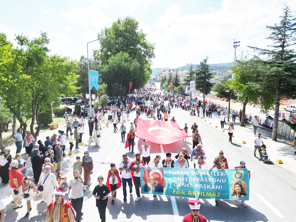 744-ertugrul-gazii-anma-ve-yoruk-bayrami2.jpg