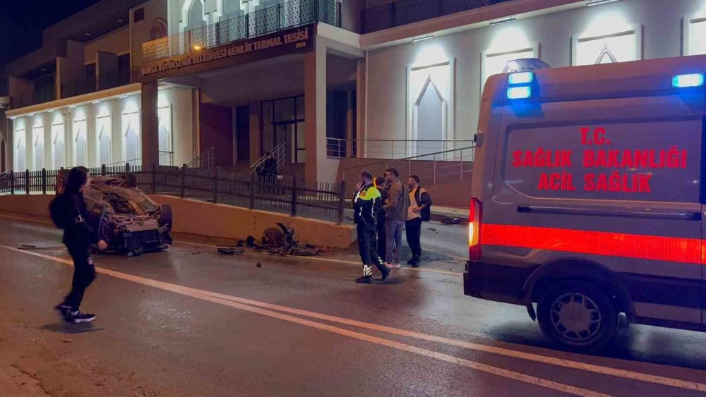 Otomobil Takla Attı: 3 Yaralı