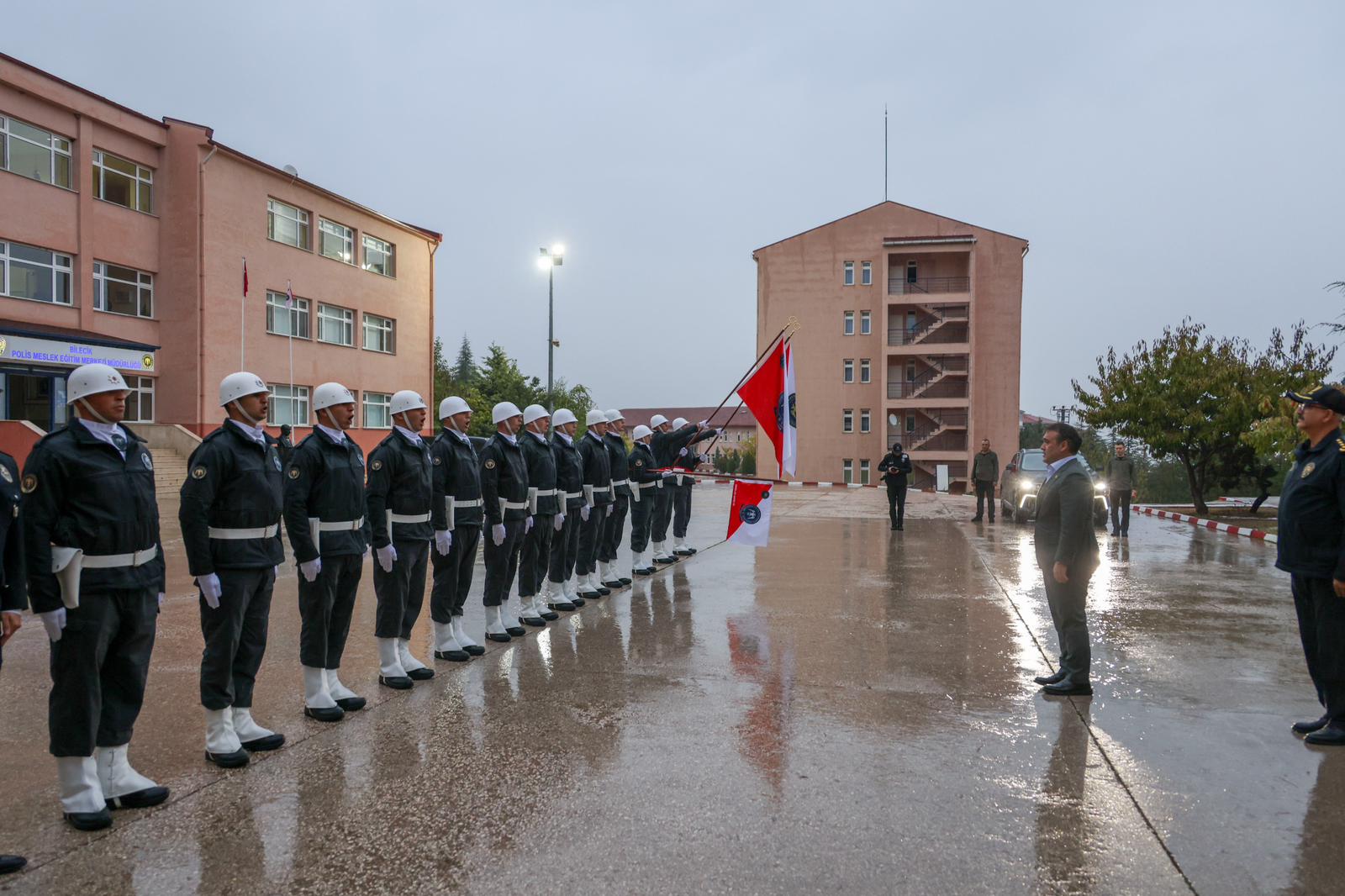 vali-sozer-pomemi-ziyaret-etti1.jpg