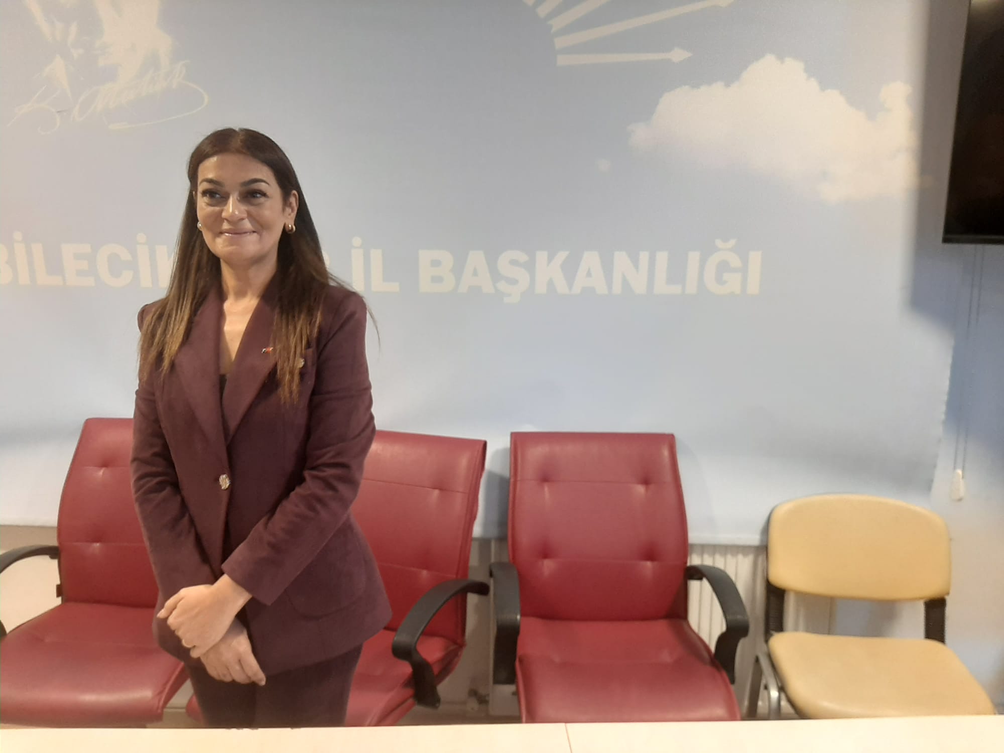 berna-pamukcu-adayligini-acikladi-1.jpeg