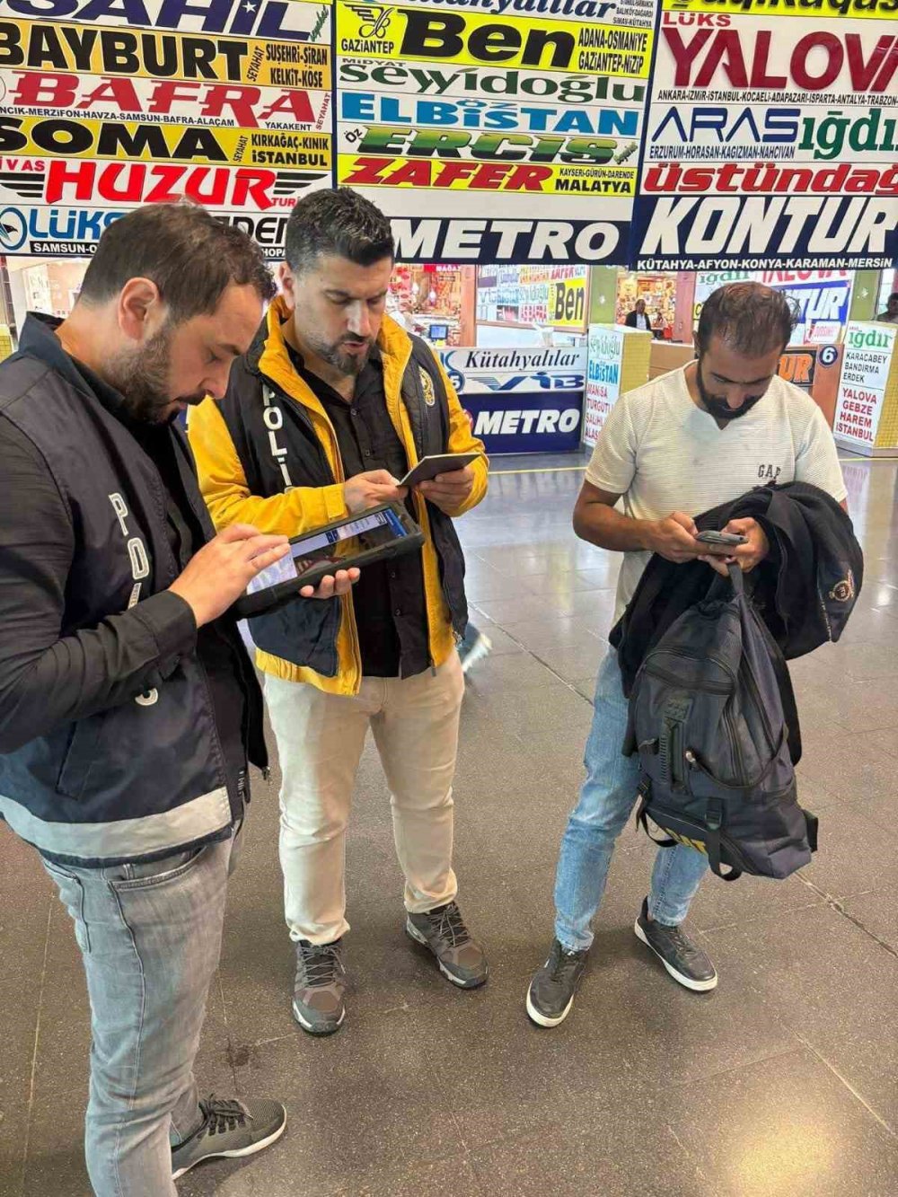 Düzensiz Göç Denetiminde 3 Bin 900 Kişi Sorgulandı