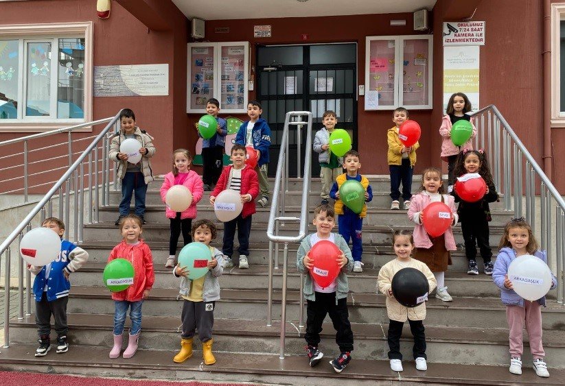 Öğrenciler Filistin İçin Boyadı
