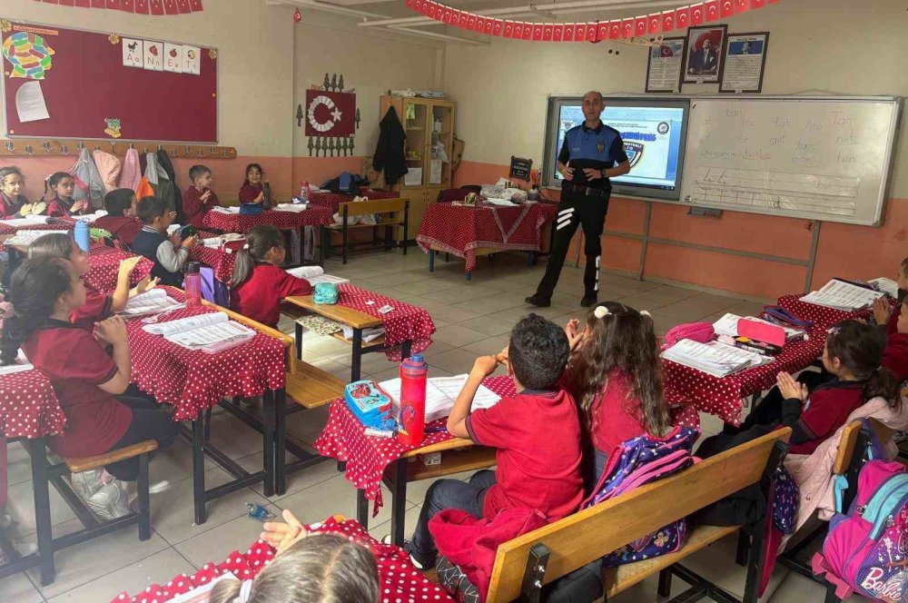 Polis Ekipleri, Anaokulu Ve İlkokulu Öğrencilerine Eğtim Verdi