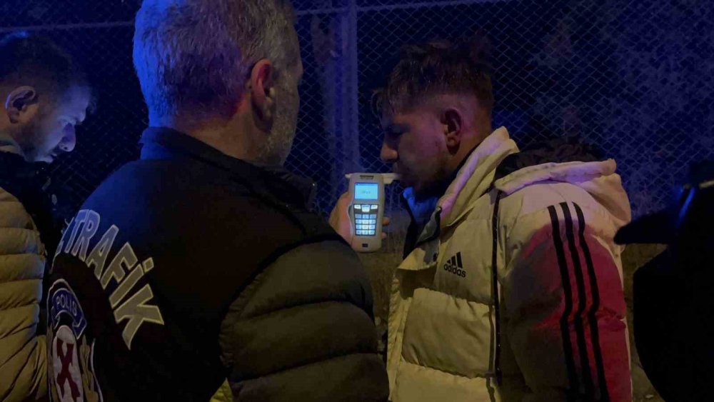 Polisten Kaçan Ehliyetsiz Sürücü Ve Babasına 57 Bin TL Para Cezası