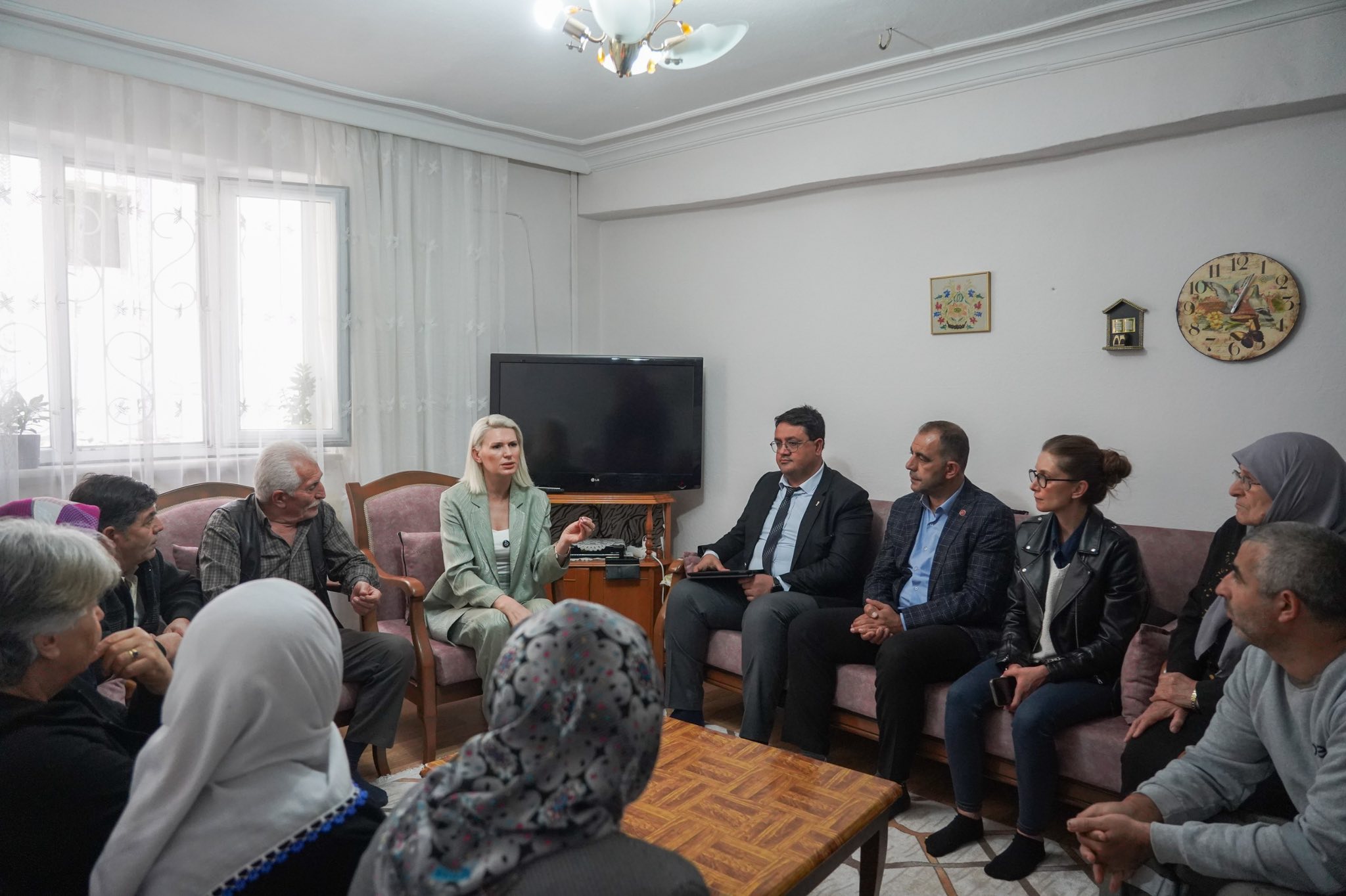 baskan-subasi-kayiboyu-mahallesinde-ziyaretlerde-bulundu1.jpg