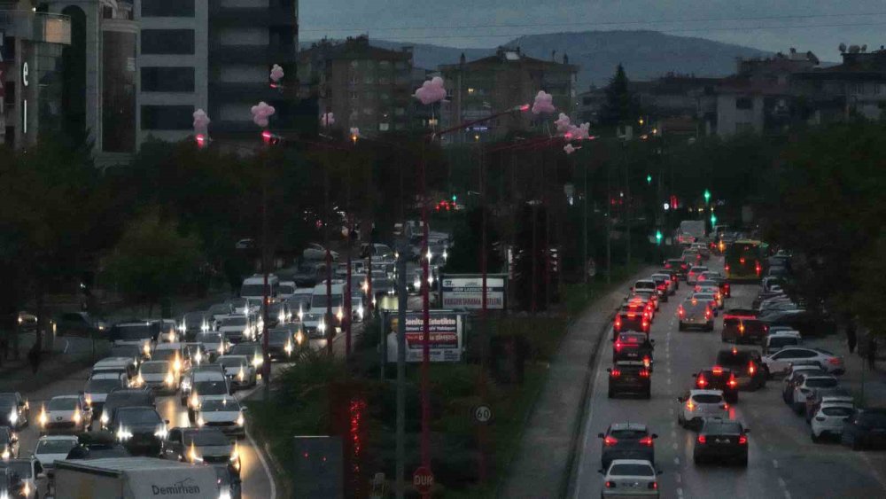 Erken Teşhis İçin Sokak Lambaları Pembe Yanıyor