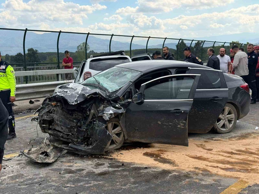 Otoyol Üzerindeki Köprüde Feci Kaza: Göreve Giden 2 Jandarma Şehit Oldu