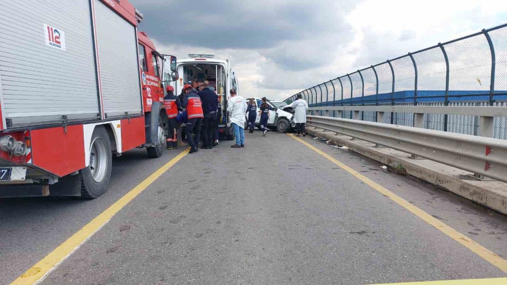 Otoyol Üzerindeki Köprüde Feci Kaza: Göreve Giden 2 Jandarma Şehit Oldu