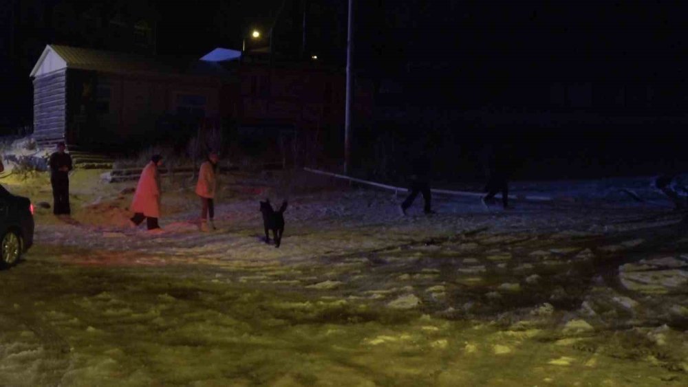 Kar Yağışını Görenler Gece Yarısı Uludağ’a Akın Etti
