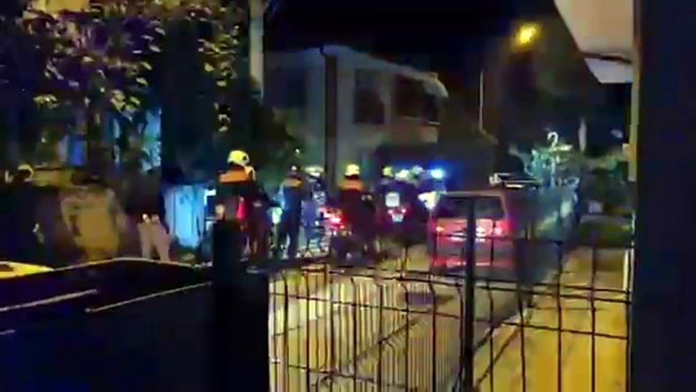 Korku Dolu Anlar: Tüfek İle Defalarca Havaya Ateş Açtı