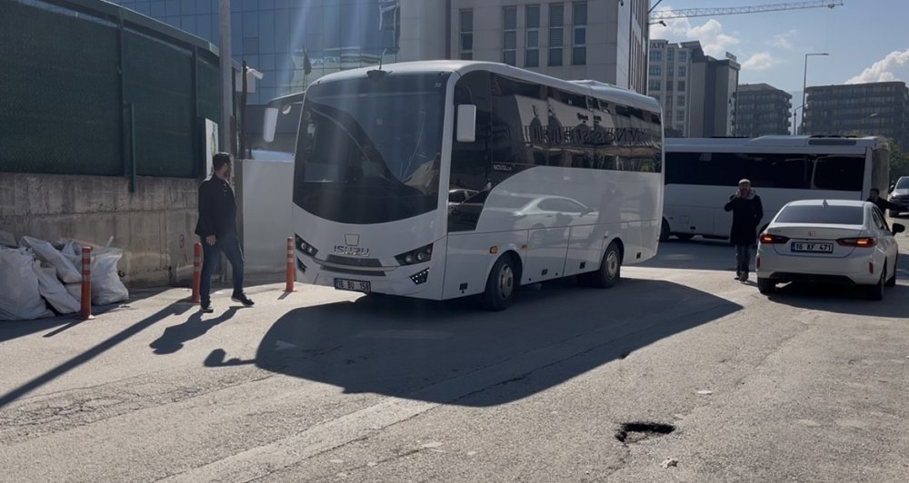 Chp’li Eski Belediye Başkanı Ve Eşi 3 Gün Süren Gözaltının Ardından Adliyeye Sevk Edildi