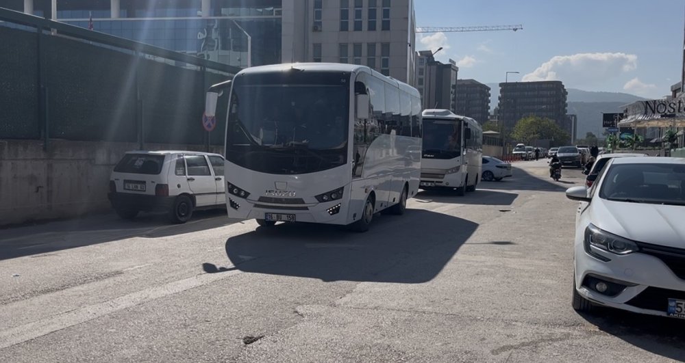Chp’li Eski Belediye Başkanı Ve Eşi 3 Gün Süren Gözaltının Ardından Adliyeye Sevk Edildi