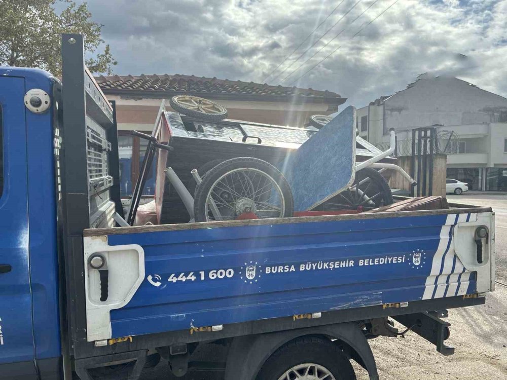 Maç Öncesi Seyyar Satıcılara Ortak Denetim: Malzemelere El Konuldu