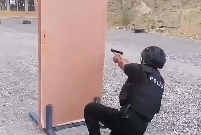 Polislere Profesyonel Müdahale Eğitimi Verildi