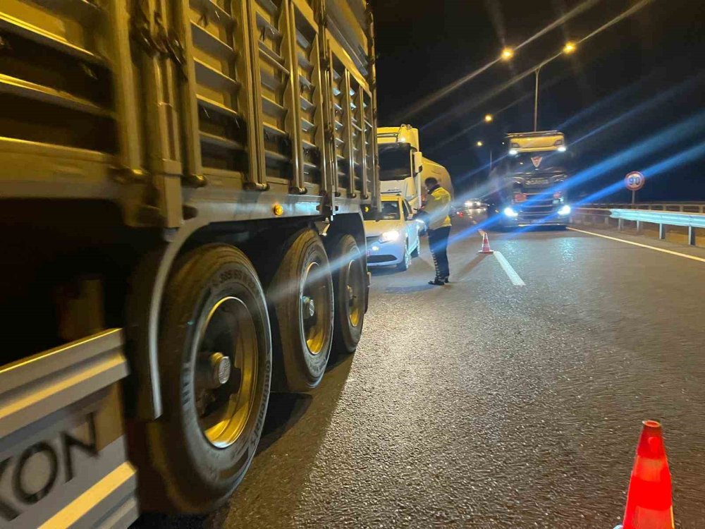 Trafik Denetimleri Gece-gündüz Aralıksız Sürüyor