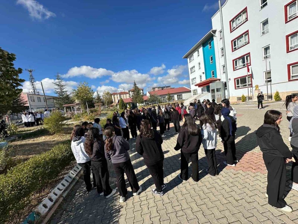 Tüm Okullarda Eş Zamanlı Deprem Tatbikatı