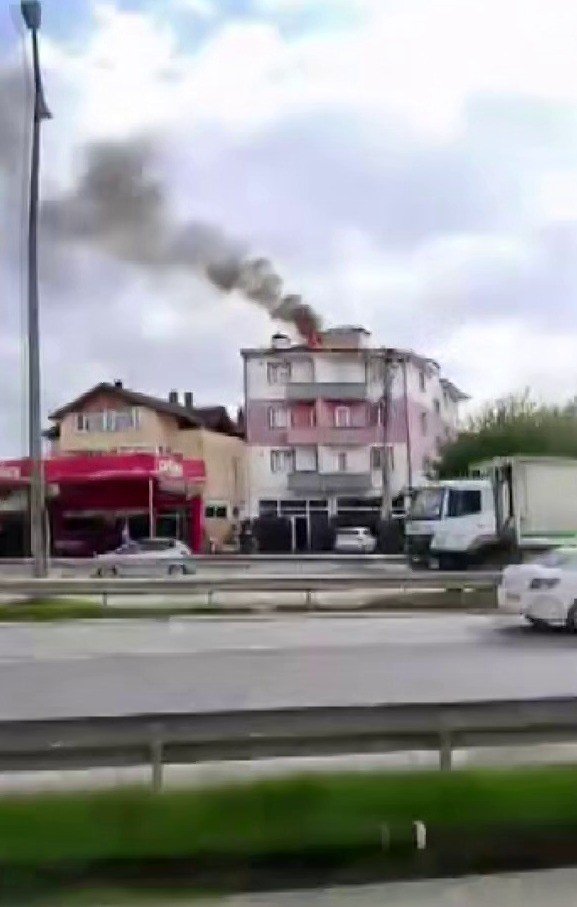 Çatıda Yapılan Tadilat Yangına Sebep Oldu