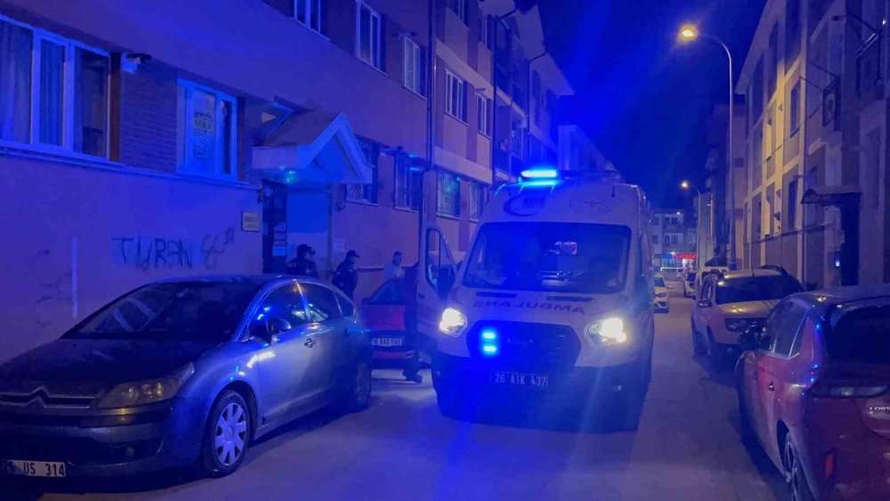 Kötü Koku İhbarı Üzerine Gelen Ekipler, Yaşlı Adamı Evinde Ölü Buldu