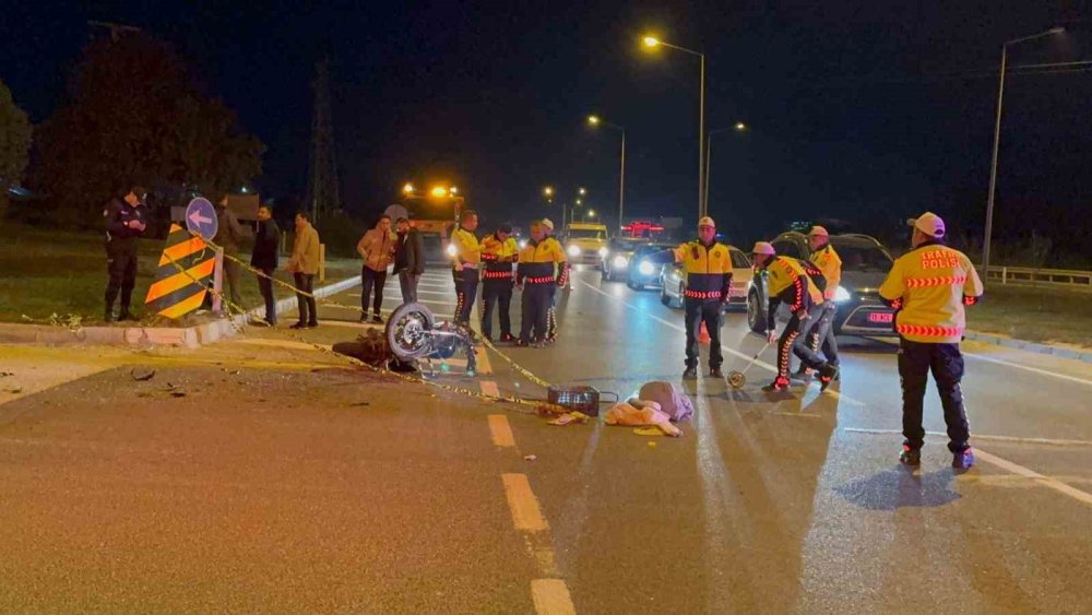 Bilecik'te Motosiklet İle Midibüs Çarpıştı: 1 Ölü