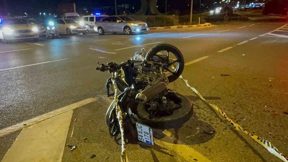 Bilecik'te Motosiklet İle Midibüs Çarpıştı: 1 Ölü