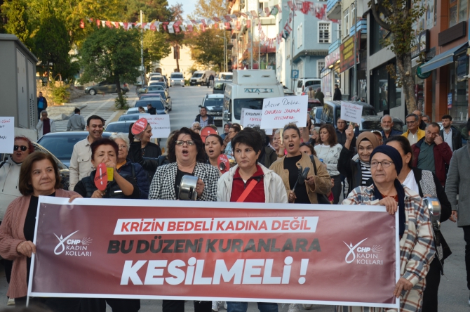 chpli-kadinlardan-tencereli-eylem1.jpg