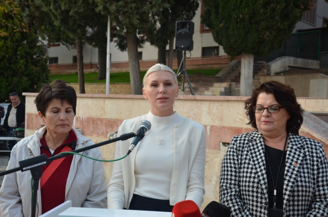 chpli-kadinlardan-tencereli-eylem5.jpg