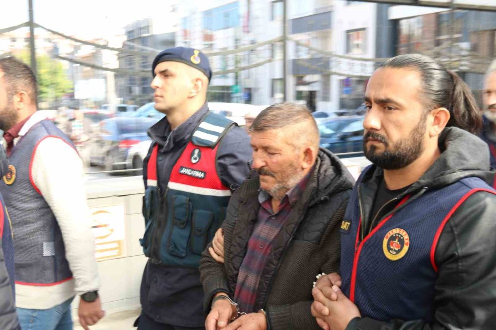 Kardeşini Öldürüp Ahırın Temeline Gömen Kardeş Adliyeye Sevk Edildi