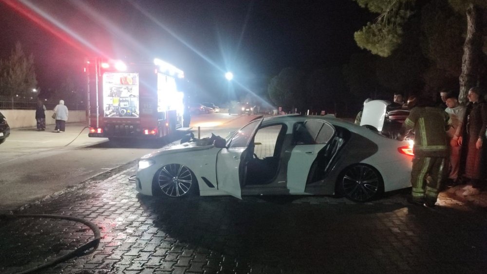 Otoparkta Araç Yangını