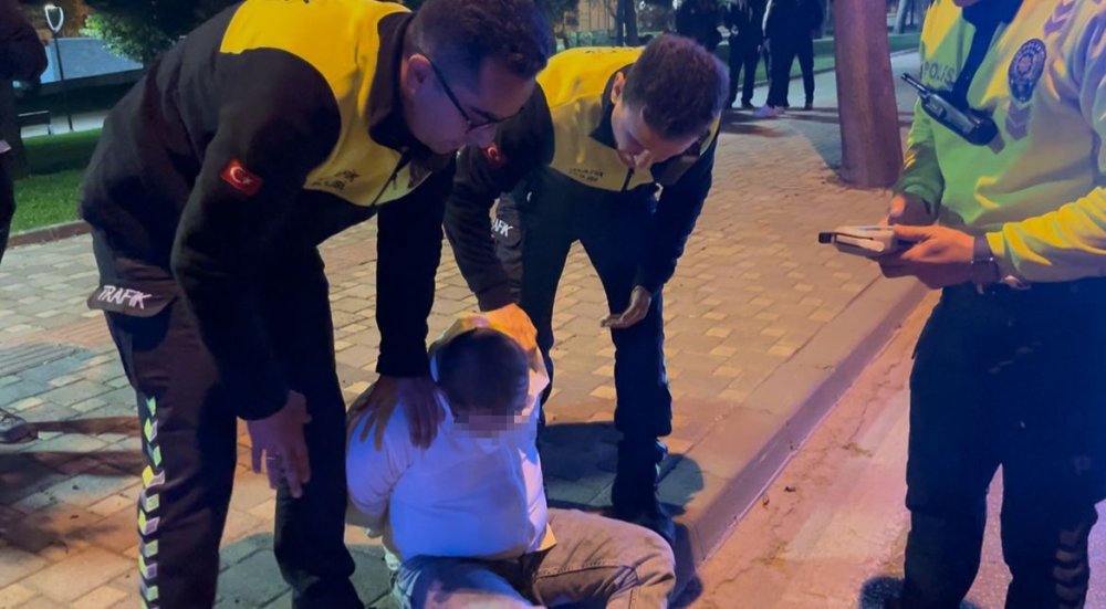 Alkollü Sürücü Patlak Lastikle Kaçtı, Polisi Peşinde Pervane Etti