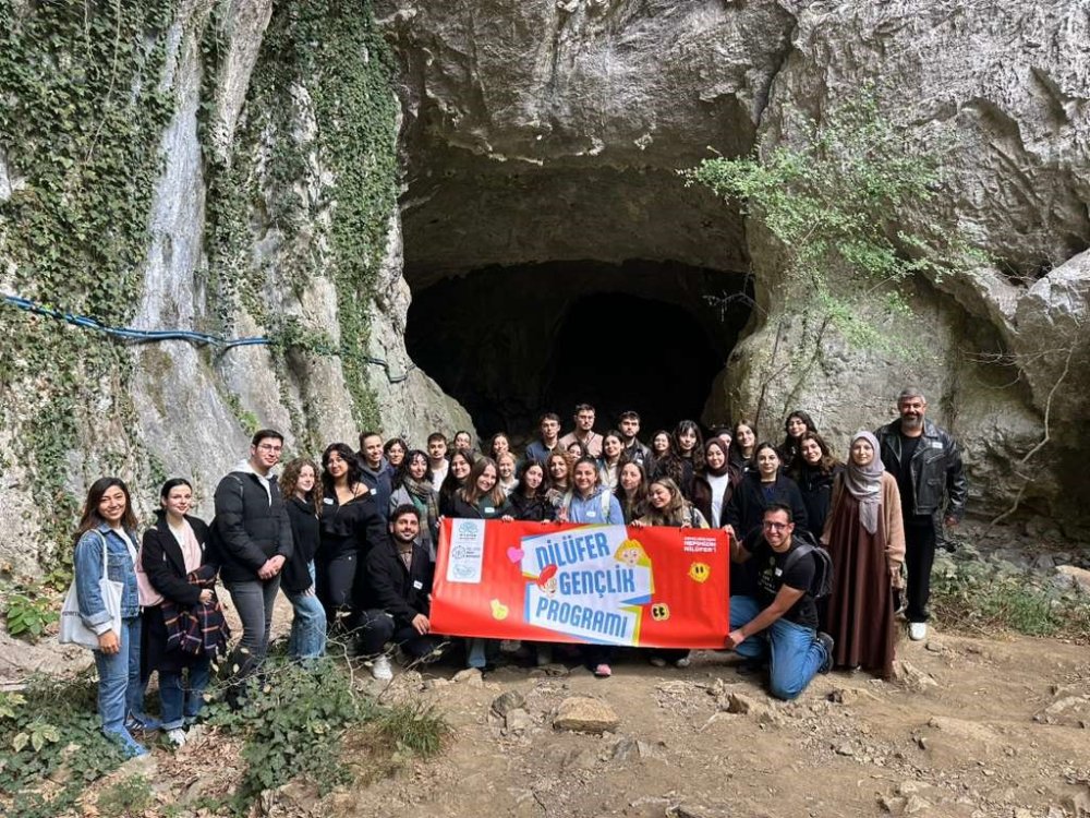 Gençler Bir Araya Geldi