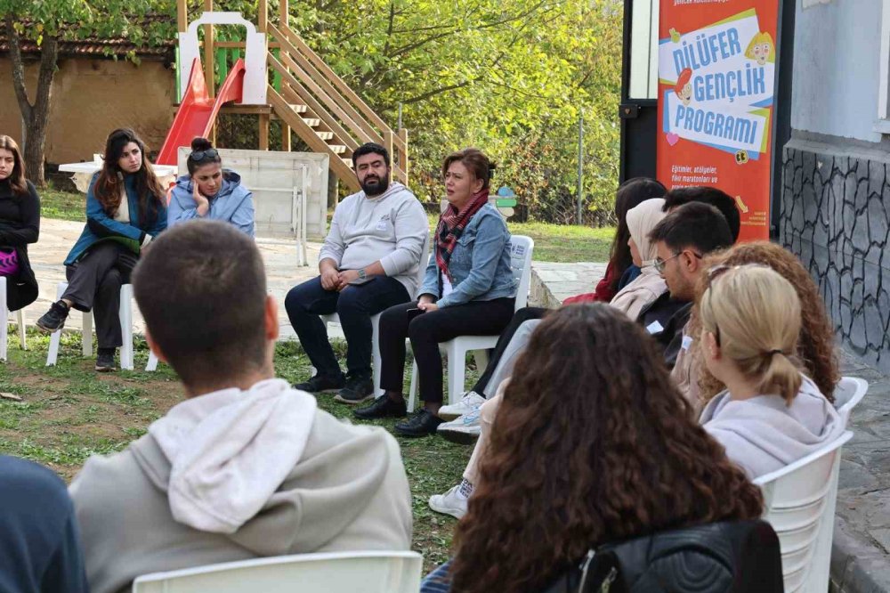 Gençler Bir Araya Geldi