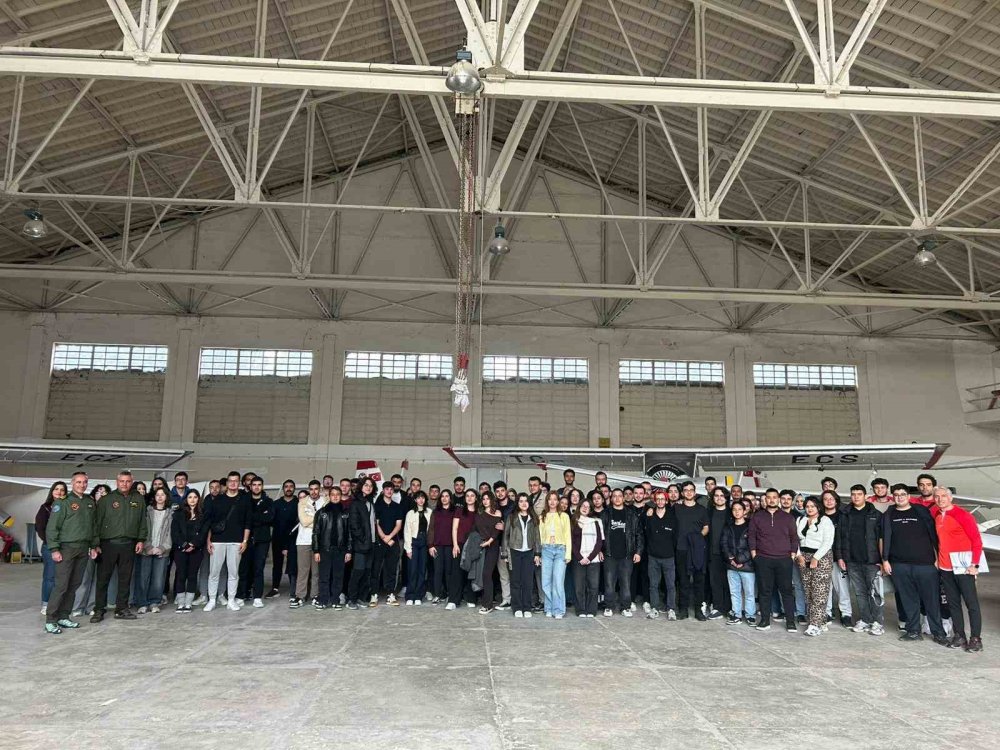 Üniversite Öğrencileri İnönü Havacılık Eğitim Merkezi’ni Ziyaret Etti