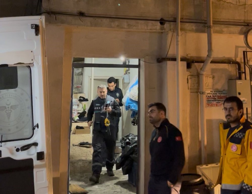 80’lik Vatandaşların İçki Gecesi Hastanede Bitti