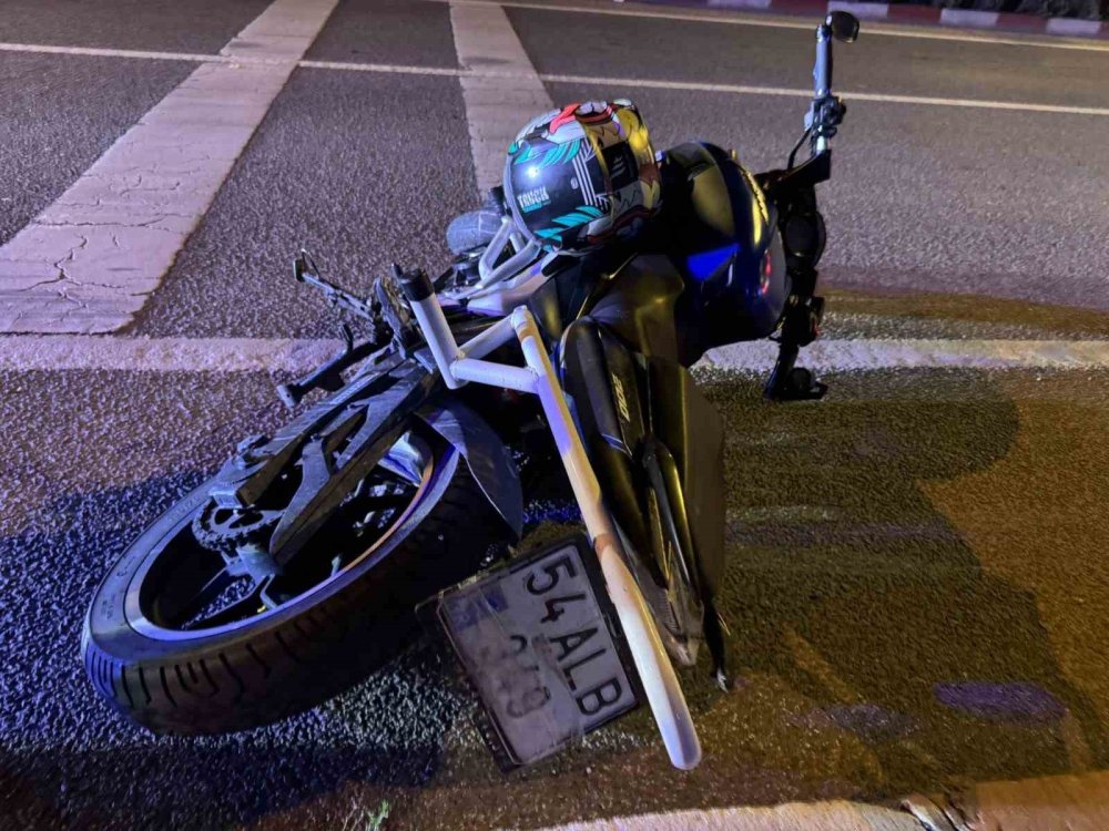 Karşıdan Karşıya Geçmeye Çalışan Yayaya Motosiklet Çarptı