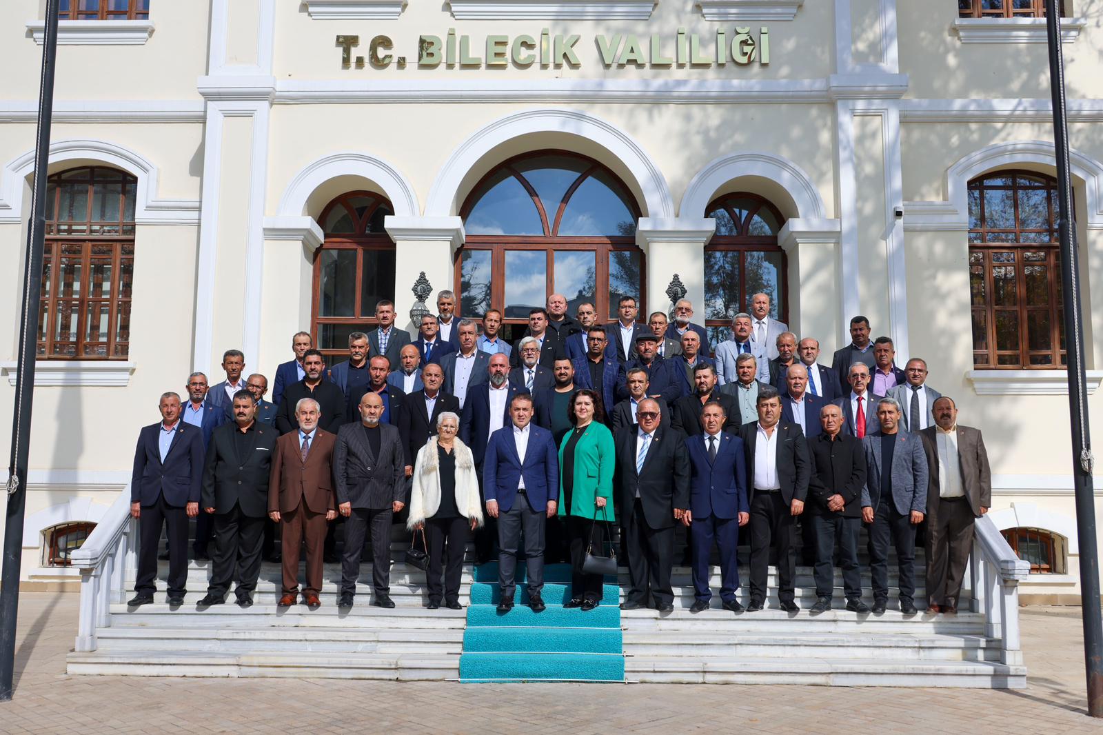 vali-sozer-muhtarlarla-bir-araya-geldi2.jpg