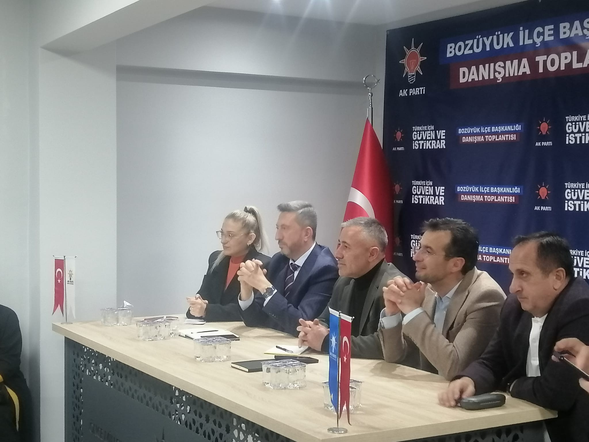 akpbozuyuk1.jpg