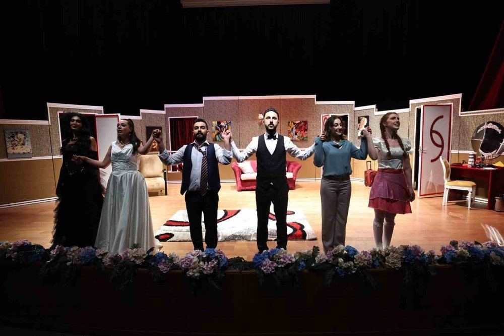 "Şahane Düğün" Oyununa Yoğun İlgi