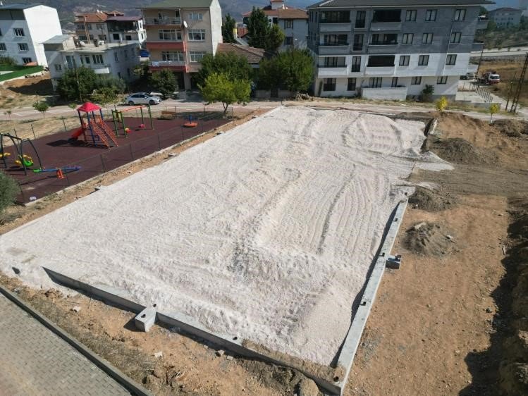 Yeni Parklar Ve Spor Alanları Kazandırılıyor