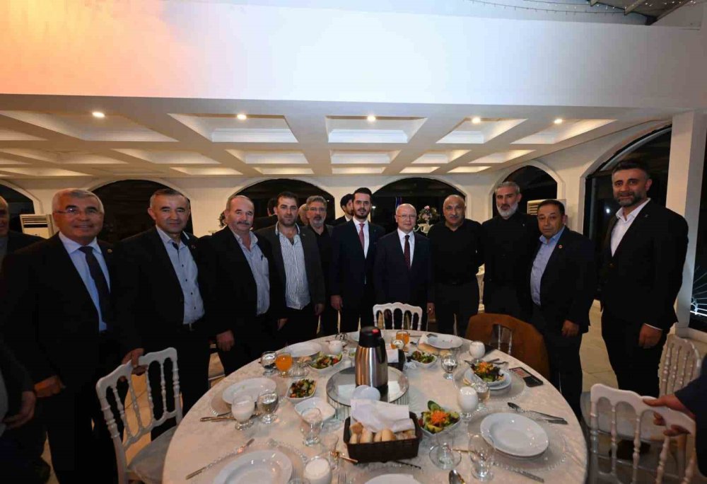 Ak Parti Teşkilatı Muhtarlarla Bir Araya Geldi