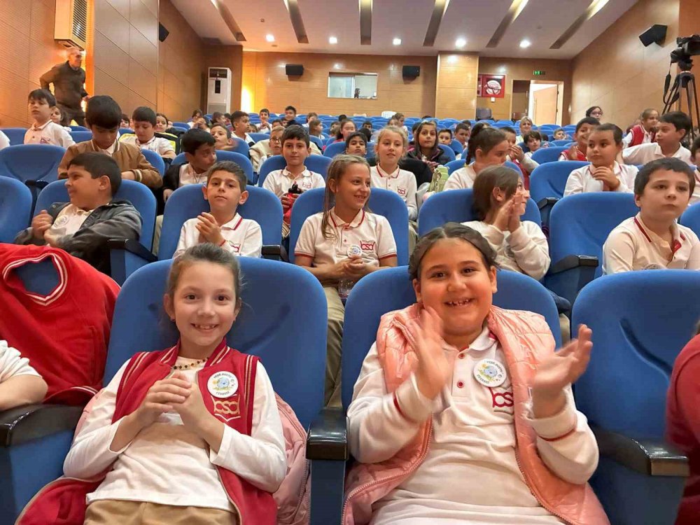 "Akça" Tiyatrosuyla Minikler Çevre Bilinci Kazandı