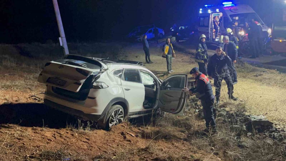Çocuk Sürücünün Kullandığı Otomobil Şarampole Uçtu: 1 Ölü, 4 Yaralı