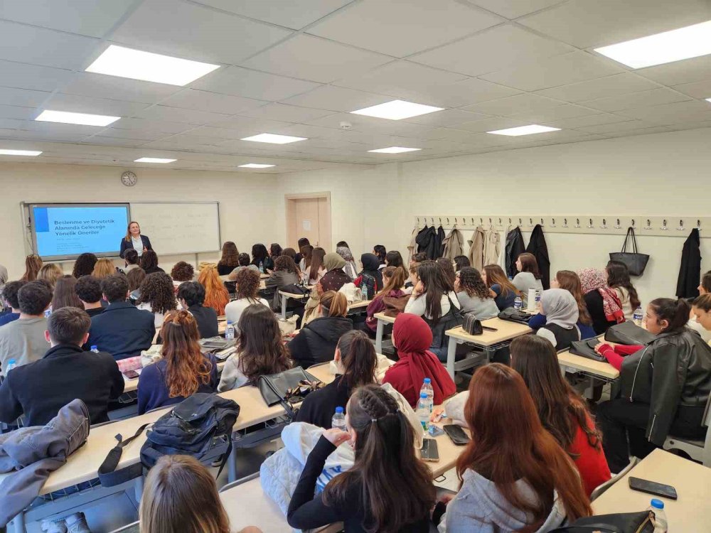 Seminerler Devam Ediyor