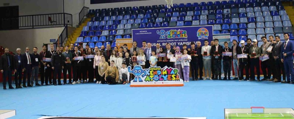 Ulusal Robot Yarışması’nda Dereceye Giren Öğrenciler Ödüllerini Aldı