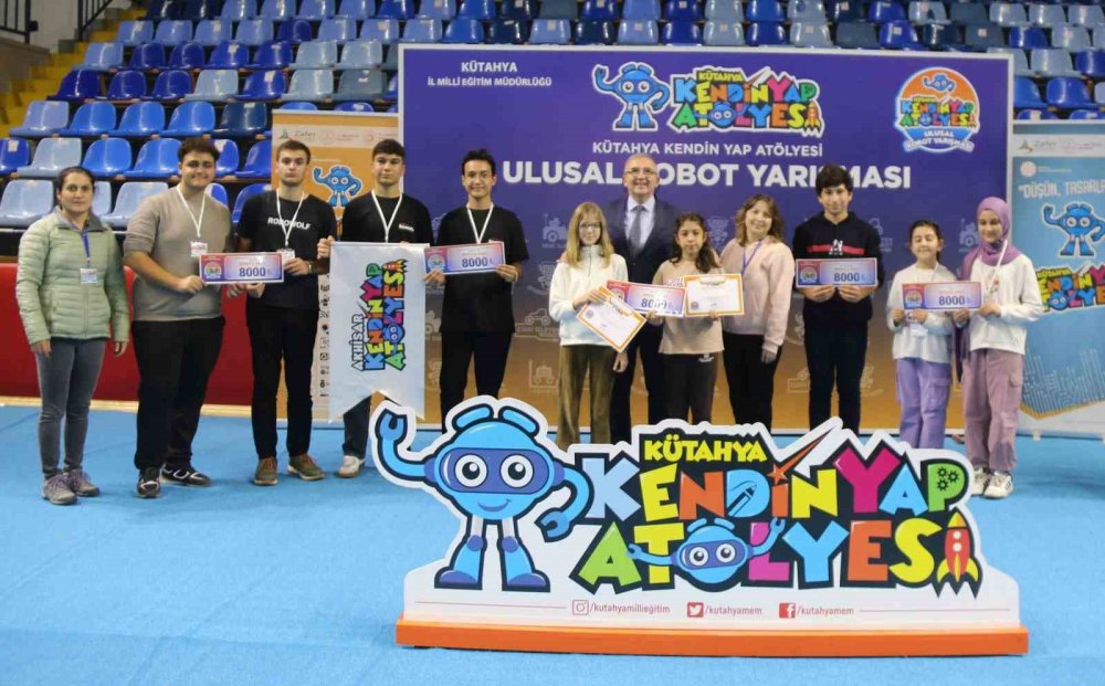Ulusal Robot Yarışması’nda Dereceye Giren Öğrenciler Ödüllerini Aldı
