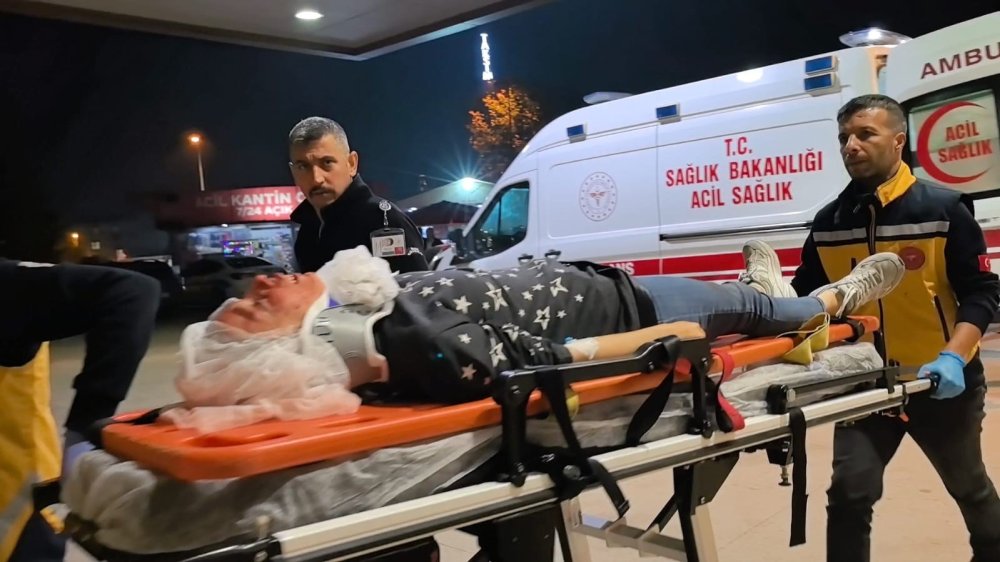 Kontrolden Çıkan Otomobil Duvara Çarptı