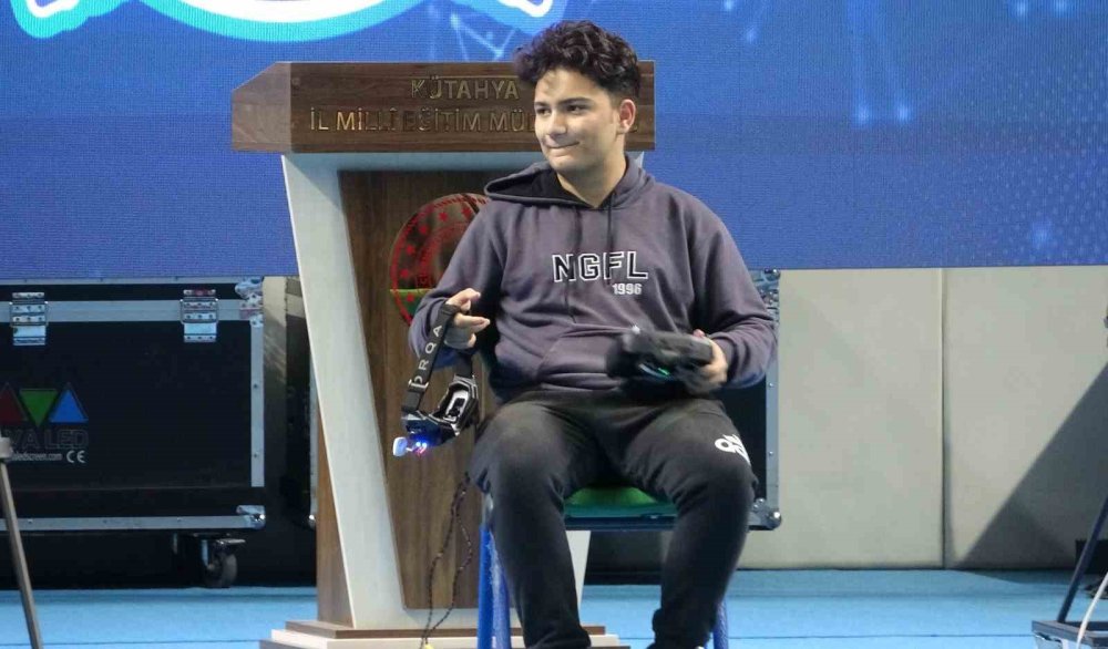 Lise Öğrencisi, Sıfırdan Tasarladığı Dron İle Dünya Şampiyonu Oldu