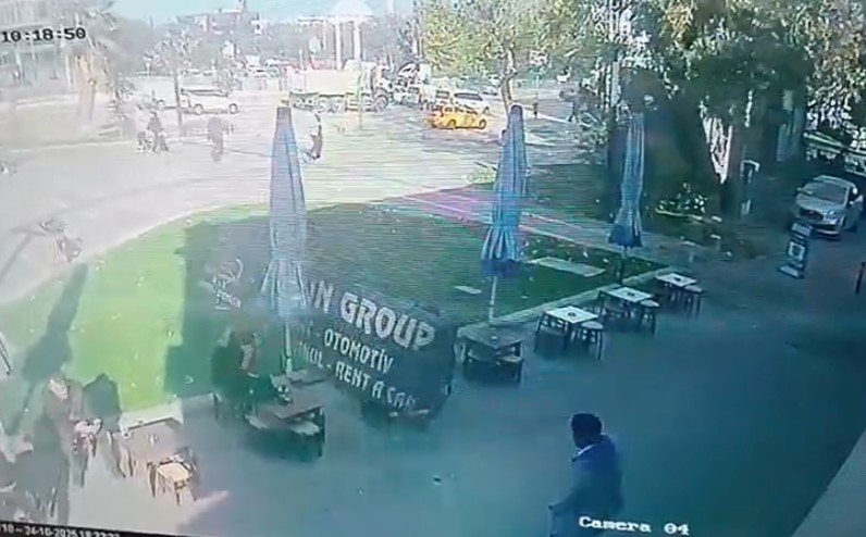 Şiddetli Lodos Tabelayı Uçurdu