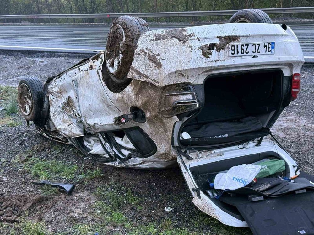 Takla Atan Otomobil Hurdaya Döndü: 1 Yaralı