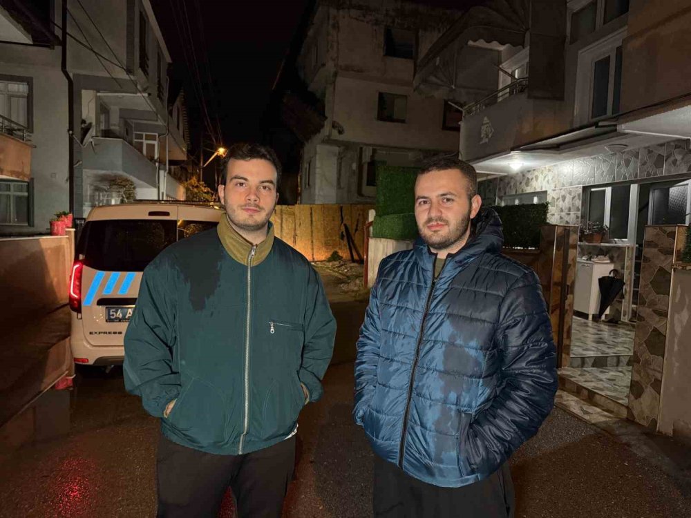 Depremin Ardından Hasarlı Metruk Bina Korkuttu: Sokak Trafiğe Kapatıldı