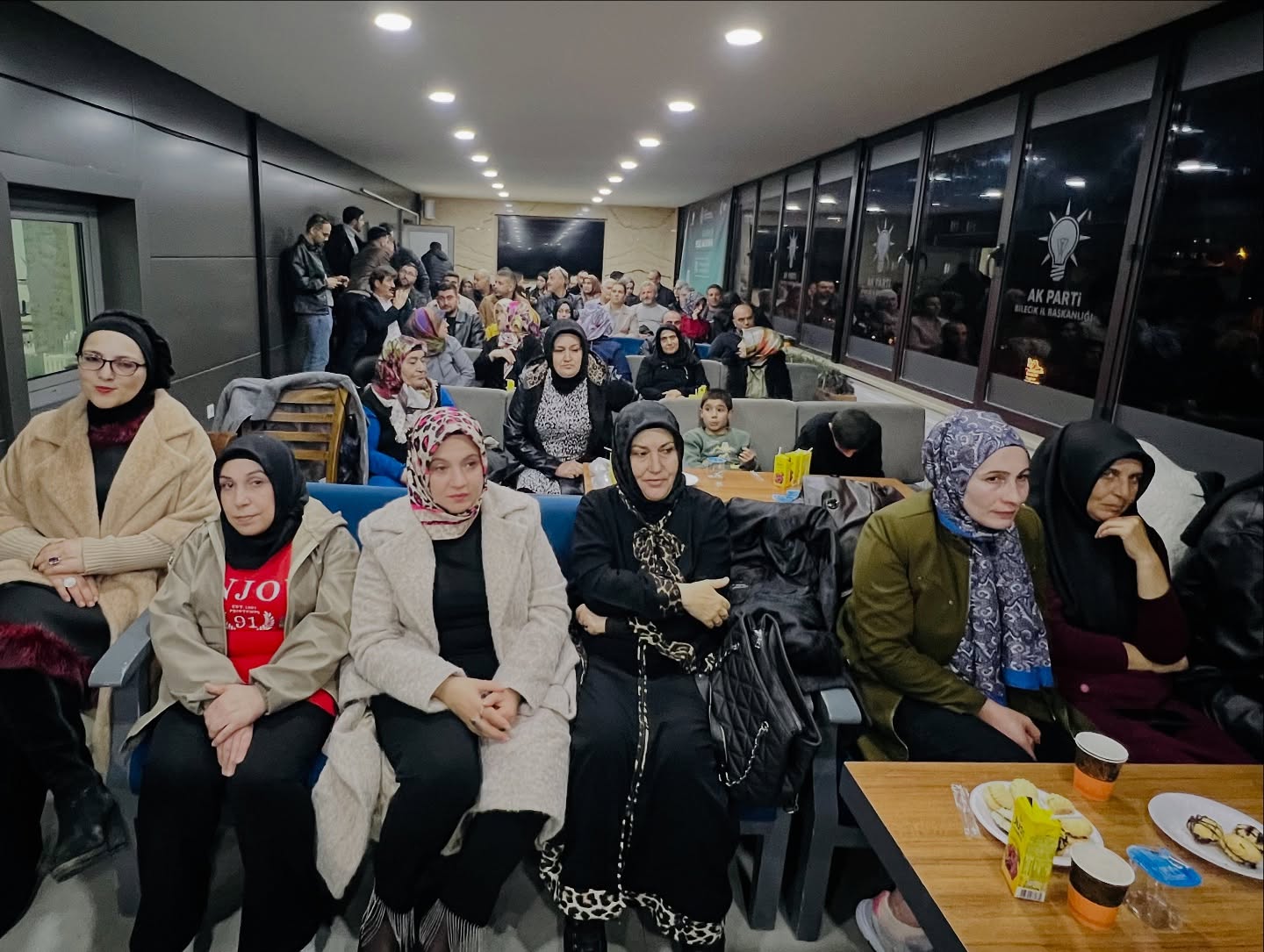 ak-partide-merkez-ilce-danisma-toplantisi.jpg